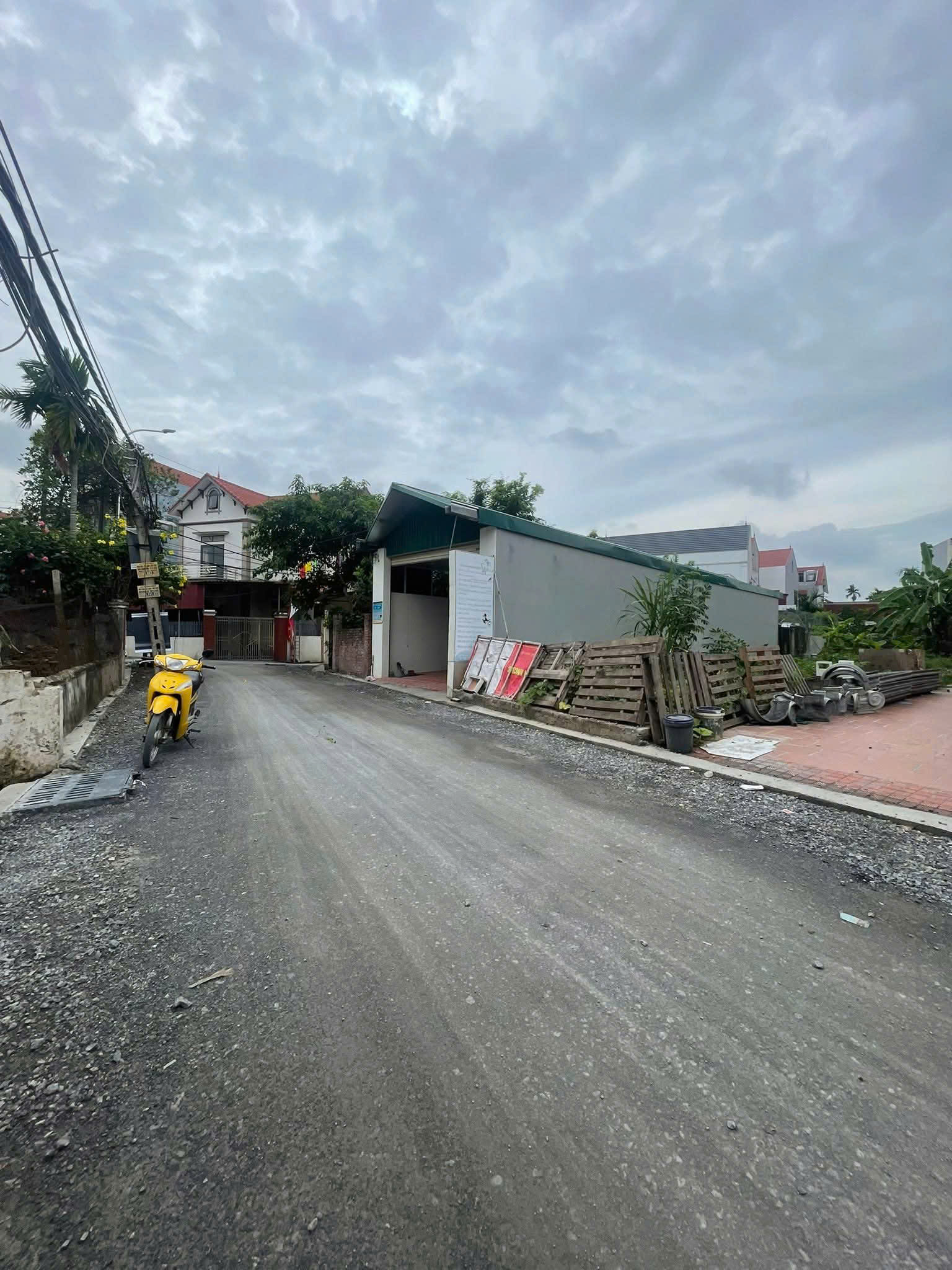 Chính Chủ bán 140m đất Thị Trấn Văn Giang, Hưng Yên. MT quyền lực 8.3m. Ô tô tránh vào nhà. Chỉ 5.8 tỷ